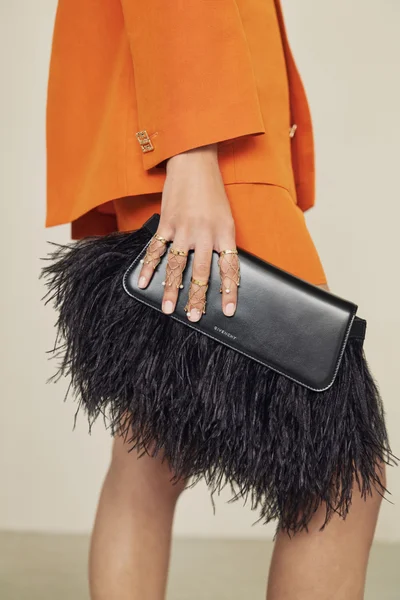 Look 18